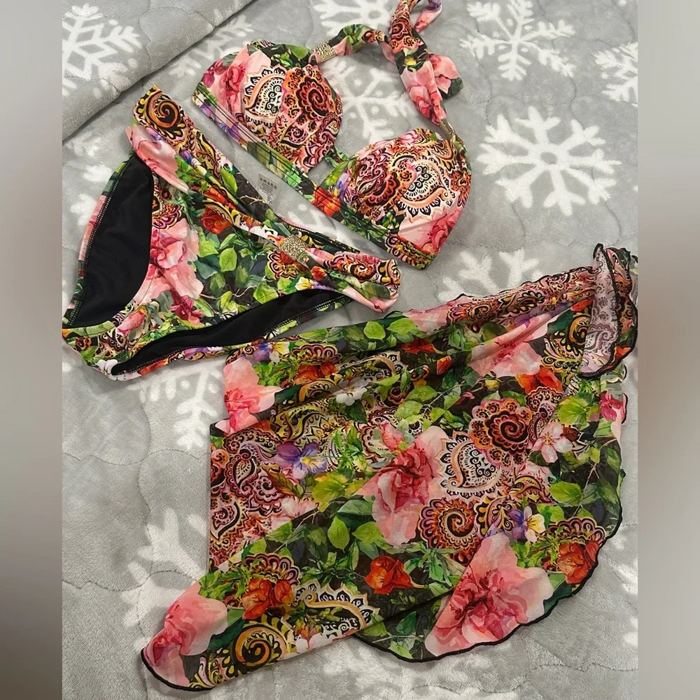 VENUS Pink and Green Floral Bikini Set - Picture 3 of 3